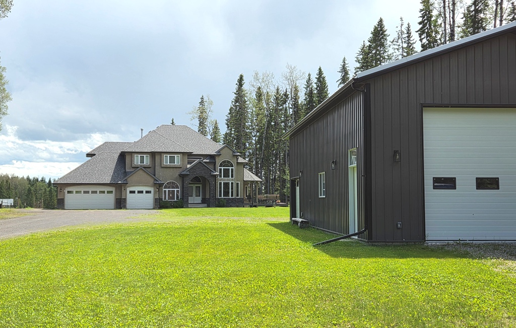 Big House, Big Shop on 2.25 Acres 