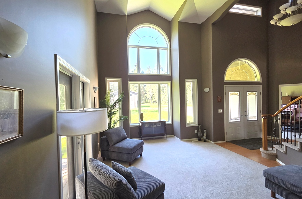 Big House, Big Shop on 2.25 Acres 