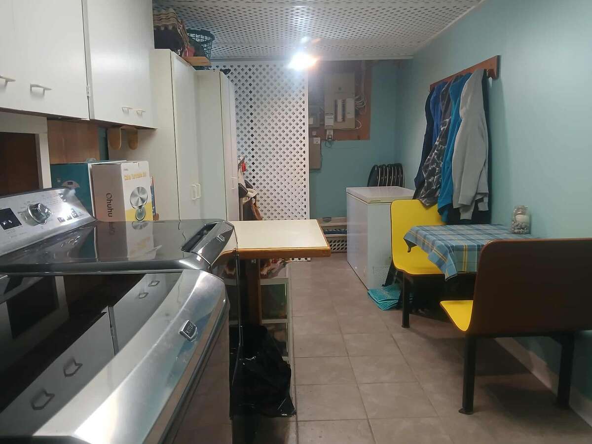 Landry room - washer , dryer and freezer included