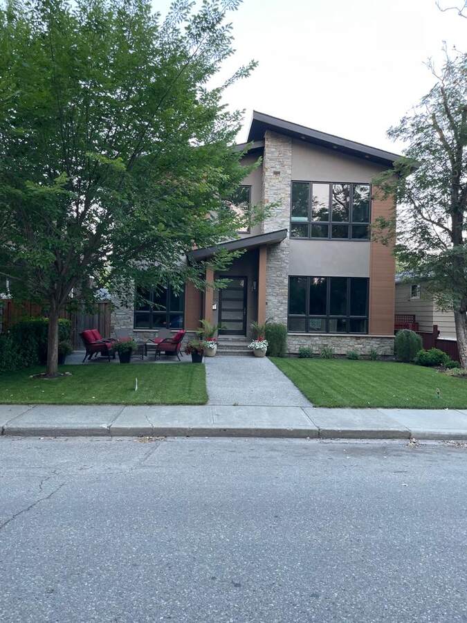 House For Sale in Calgary, AB - 5 bed, 4.5 bath