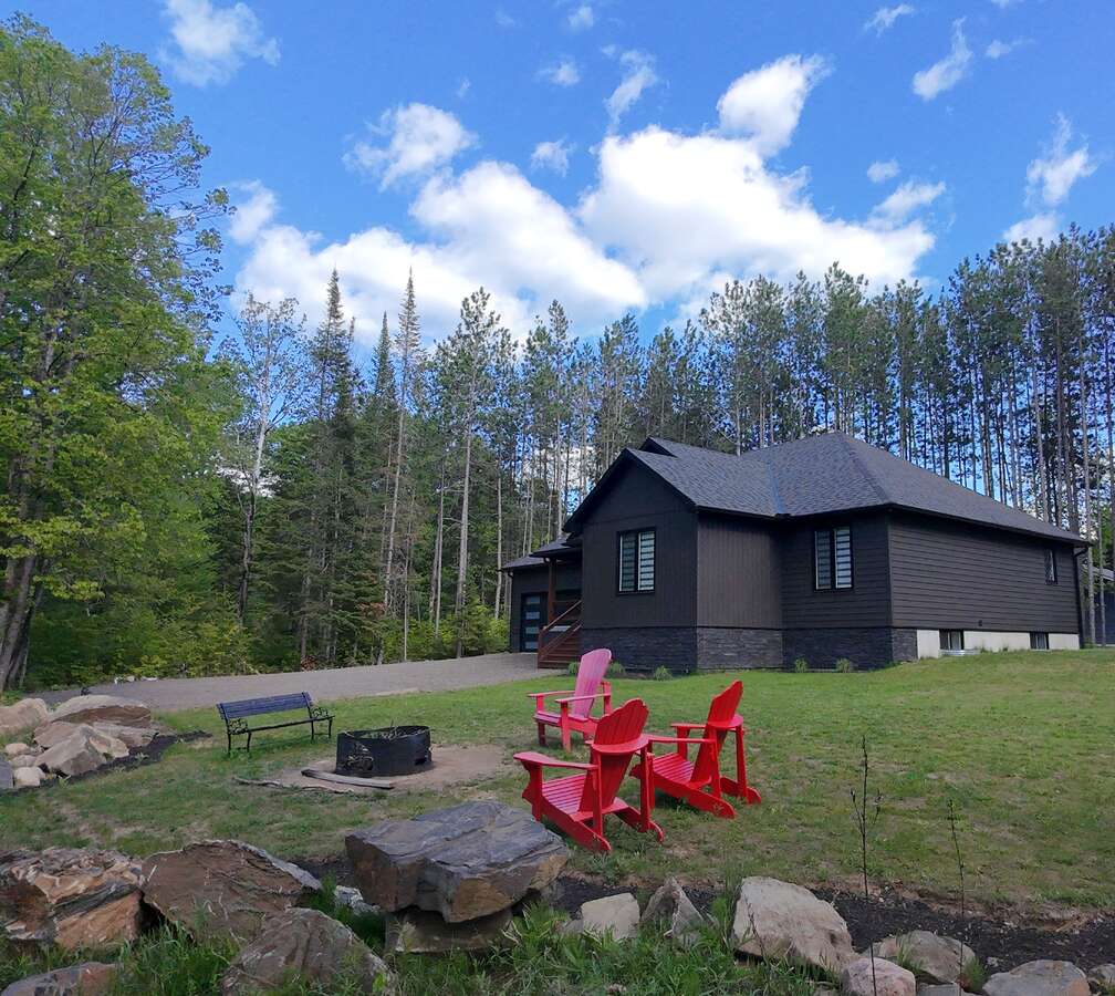 Modern Luxury Meets Country Privacy