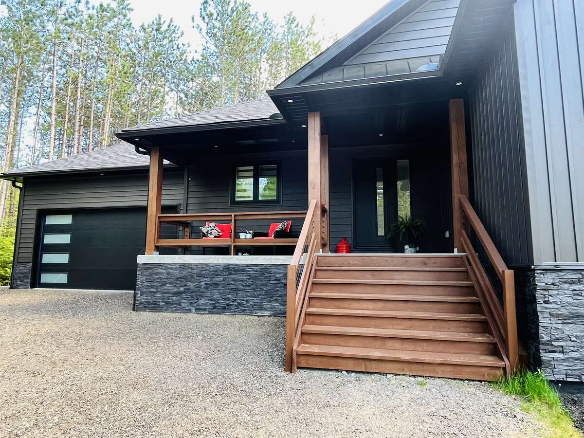 Modern Luxury Meets Country Privacy