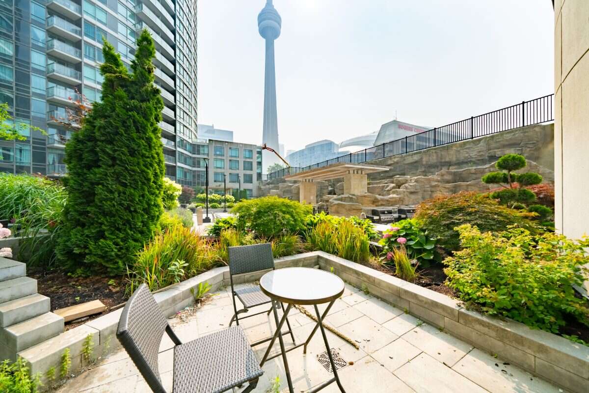 Rare Ground Floor High Ceilings w/ CN Tower Views