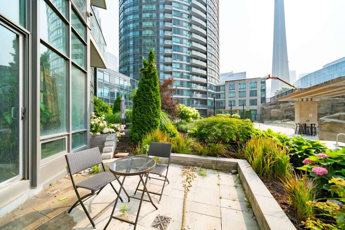 Rare Ground Floor High Ceilings w/ CN Tower Views