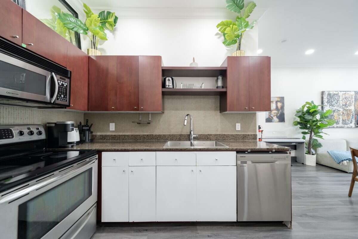 Rare Ground Floor High Ceilings w/ CN Tower Views