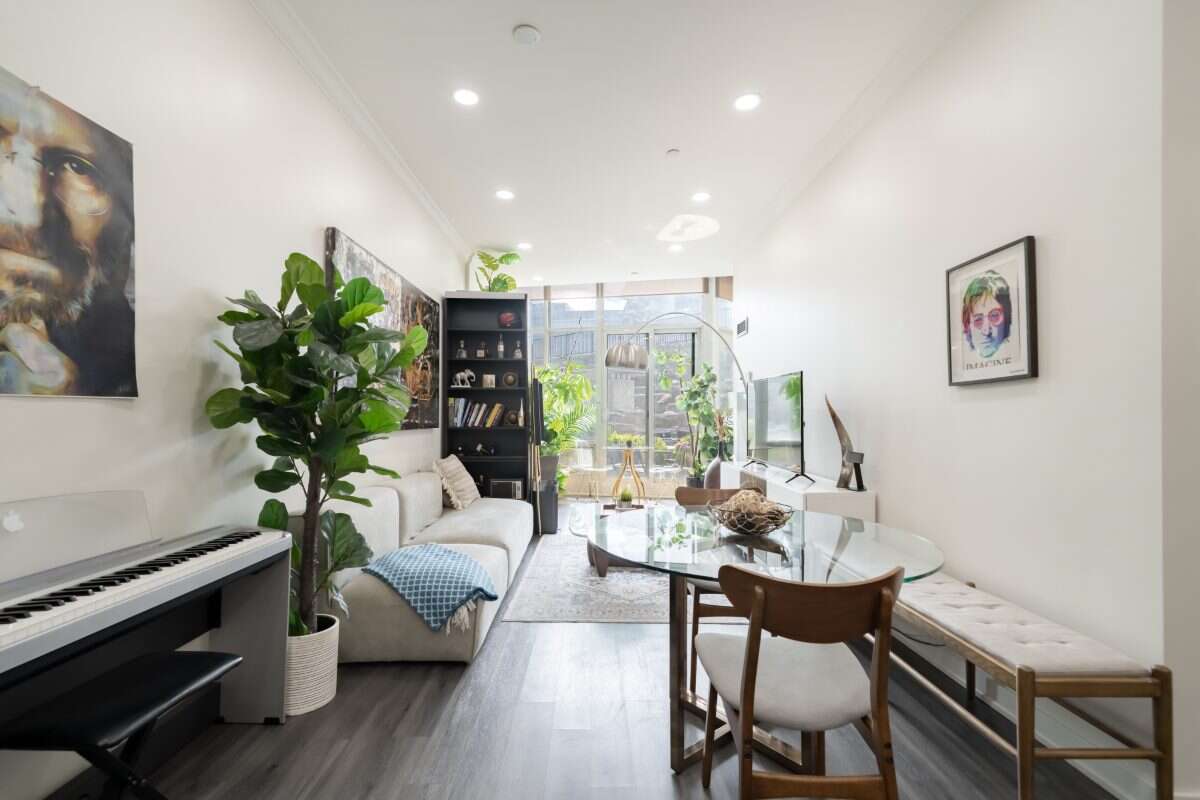 Rare Ground Floor High Ceilings w/ CN Tower Views