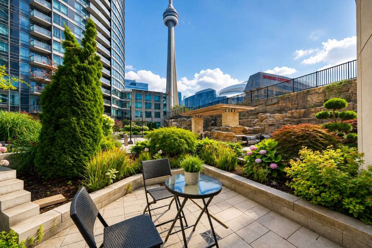 Rare Ground Floor High Ceilings w/ CN Tower Views
