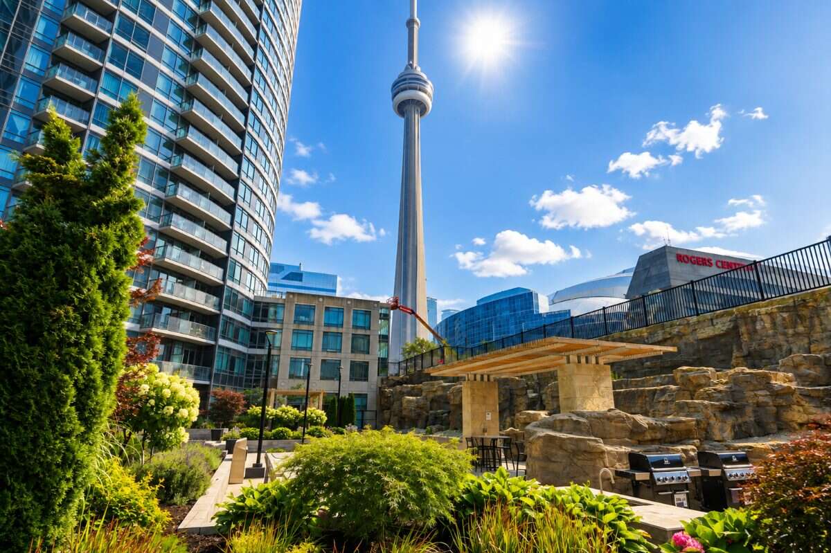 Rare Ground Floor High Ceilings w/ CN Tower Views