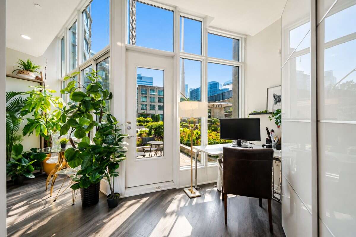 Rare Ground Floor High Ceilings w/ CN Tower Views