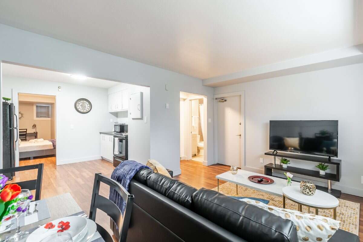 Triplex and fourplex package with 6.19% cap rate
