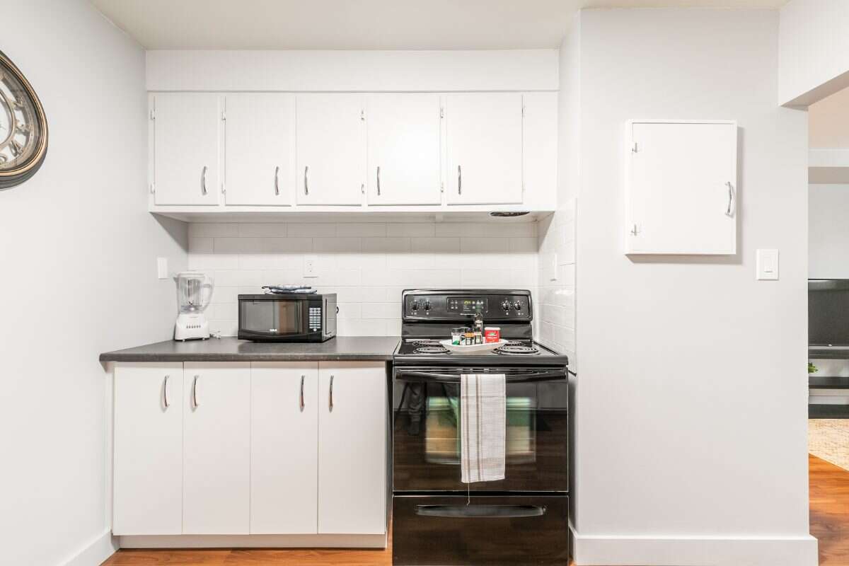 Triplex and fourplex package with 6.19% cap rate
