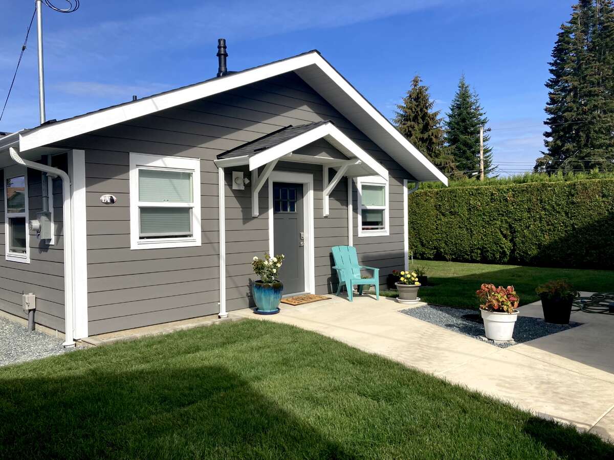Accessory dwelling, Cottage is 1A Sylvan Crescent
