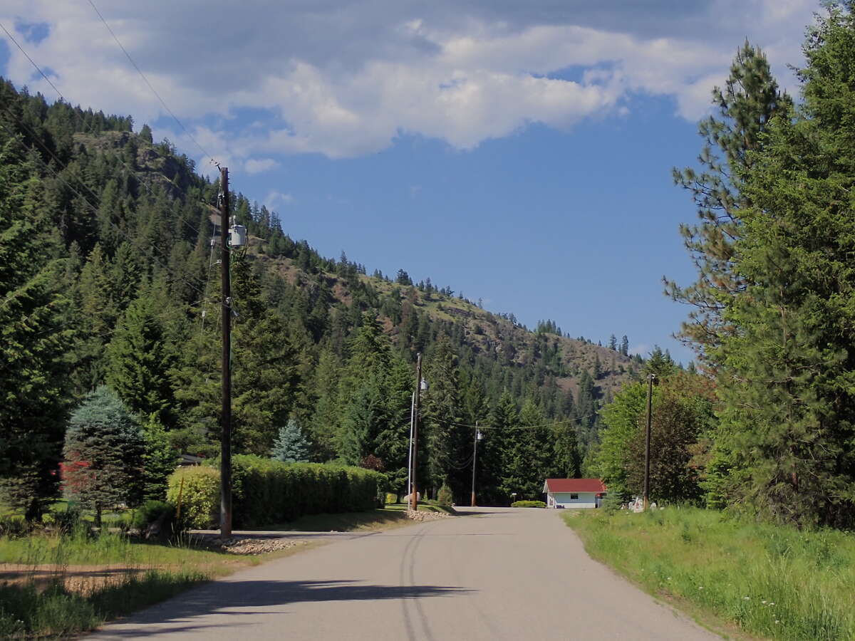 view N up Eagle Ridge Road.  Lot 7 at end road on left