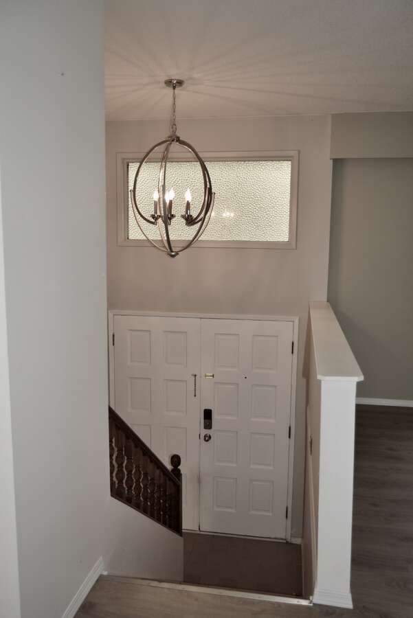 Front Entrance/Foyer