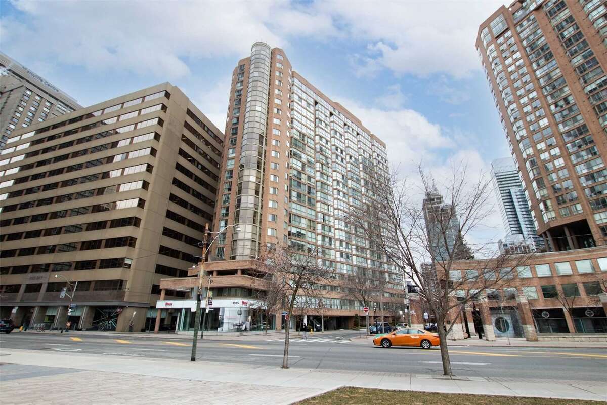 1055 Bay Street Condo For Sale