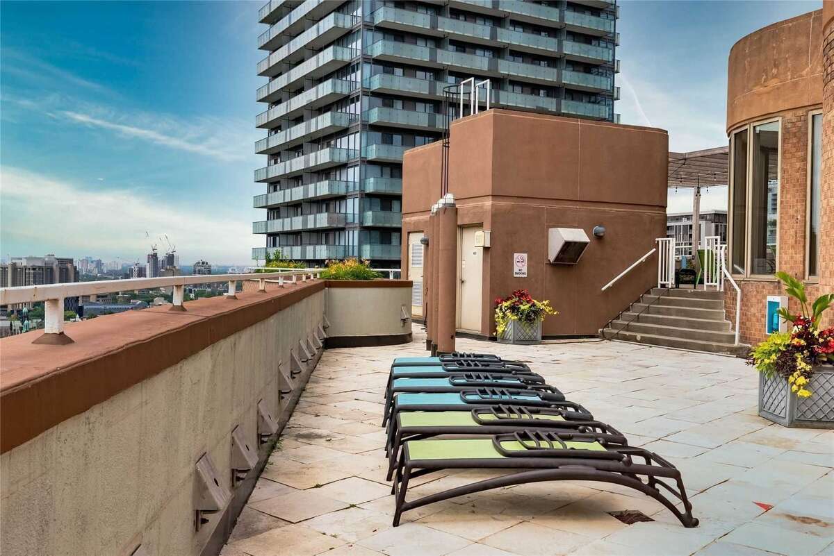 1055 Bay Street Condo For Sale