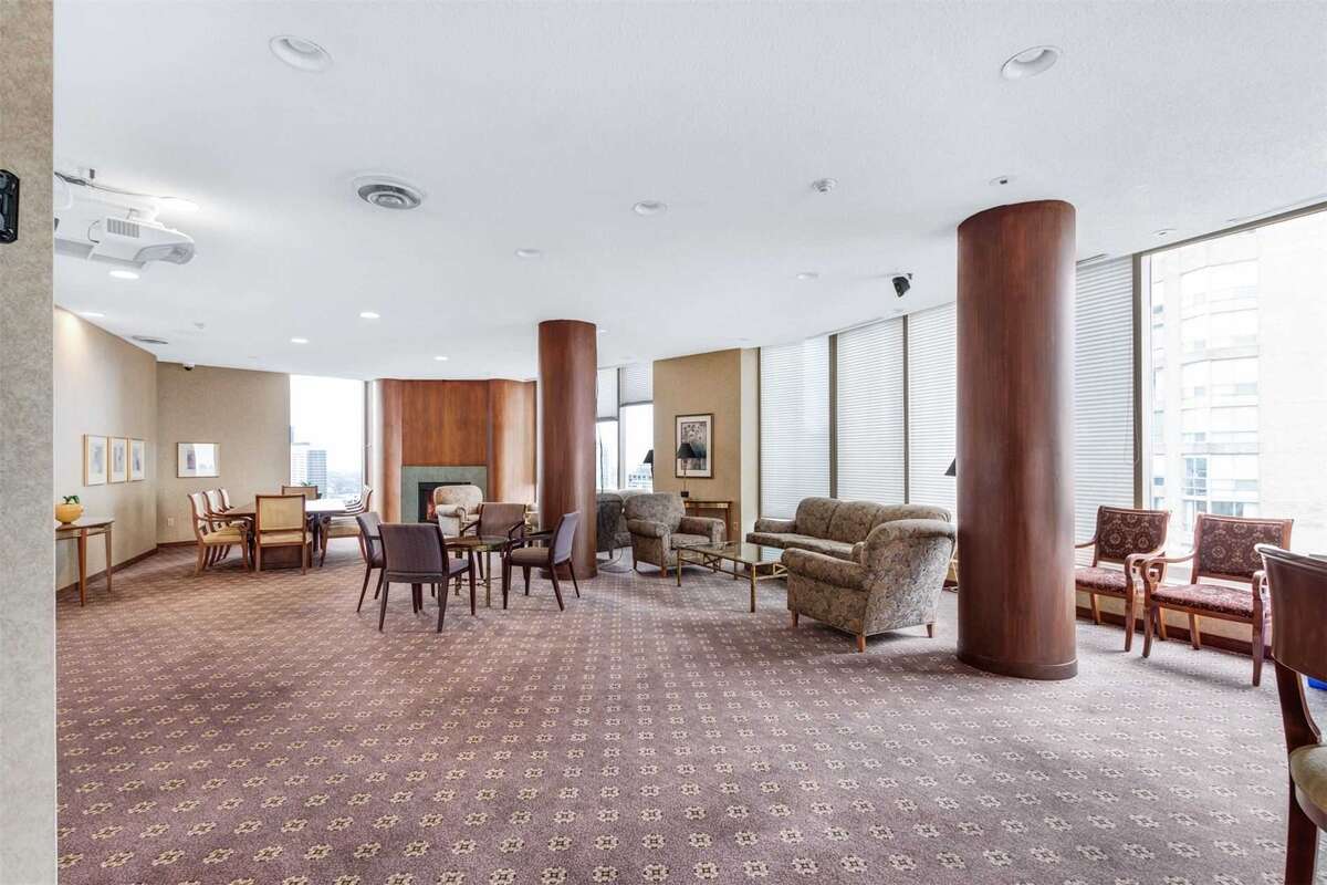 1055 Bay Street Condo For Sale