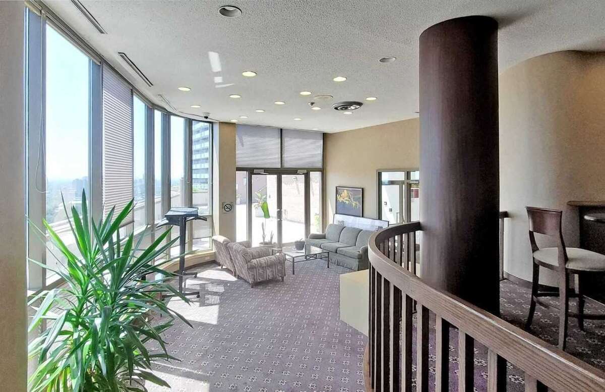 1055 Bay Street Condo For Sale