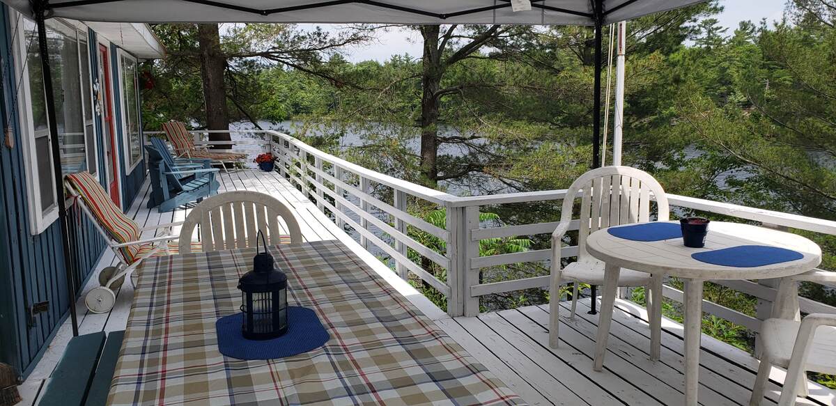 Cottage For Sale in Port Severn, ON - 3+1 bed, 1 bath