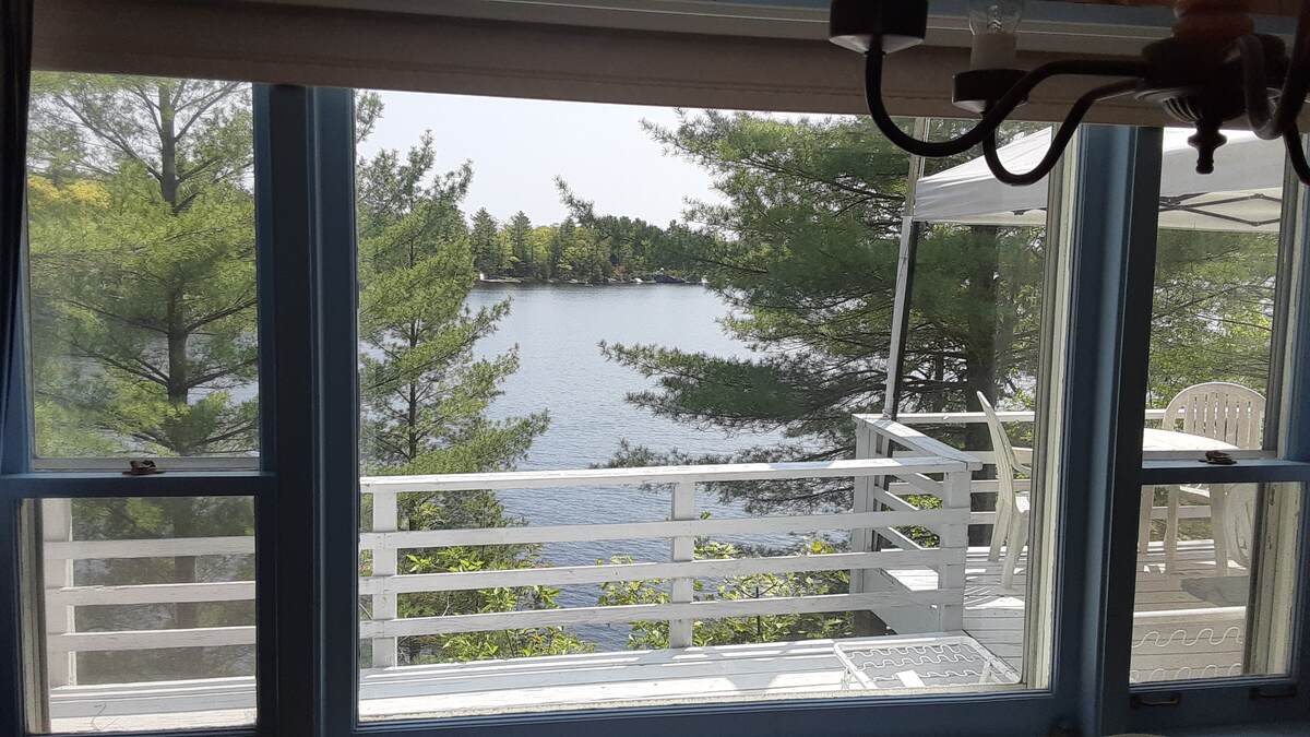 picture windows across whole front of the cottage