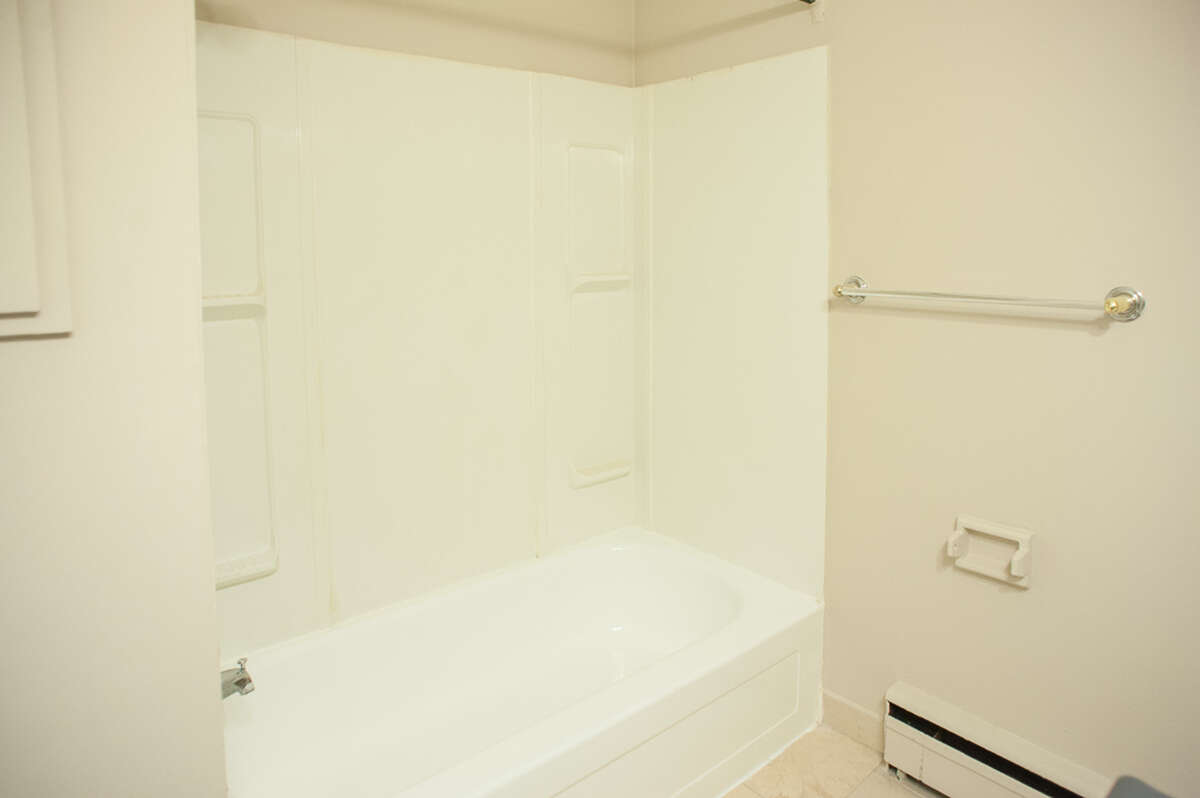 Refined 2BR Riverside Apt |All-In |Balcon |Parking