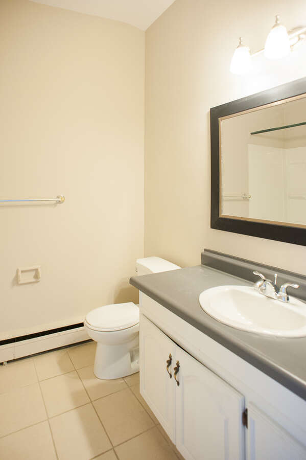 Refined 2BR Riverside Apt |All-In |Balcon |Parking