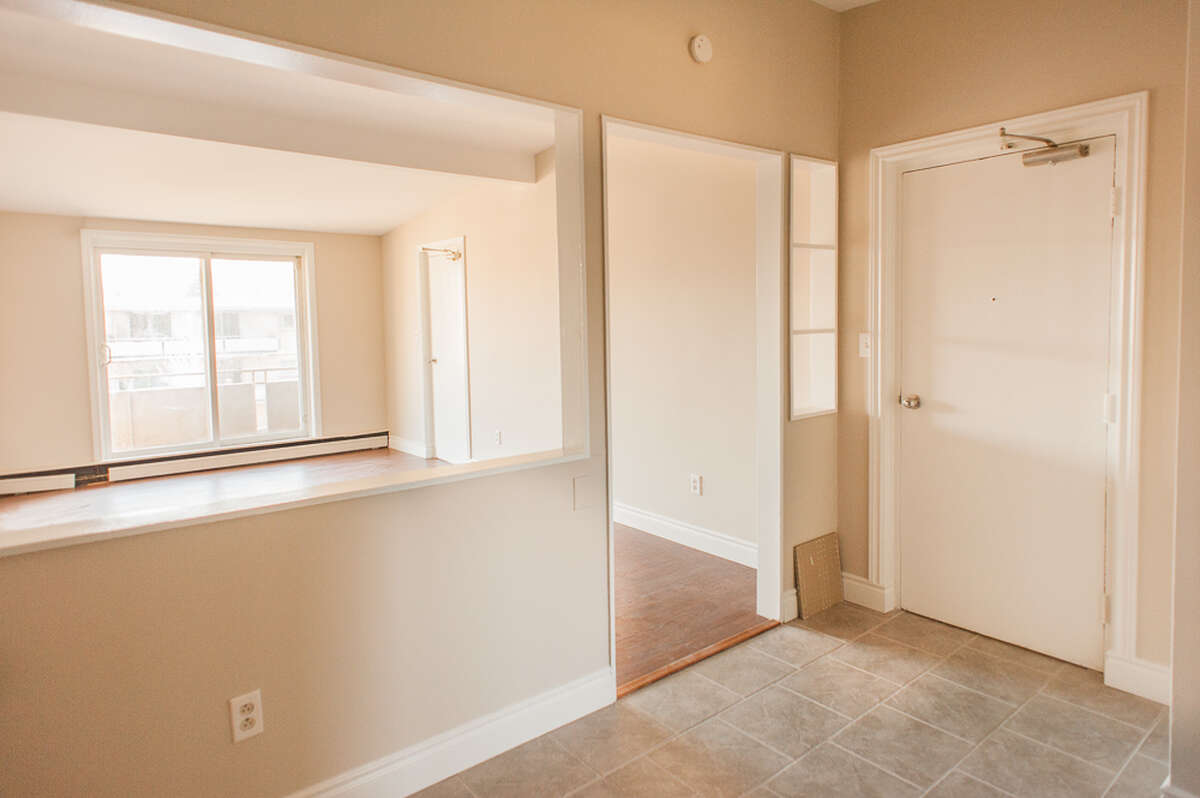 Refined 2BR Riverside Apt |All-In |Balcon |Parking