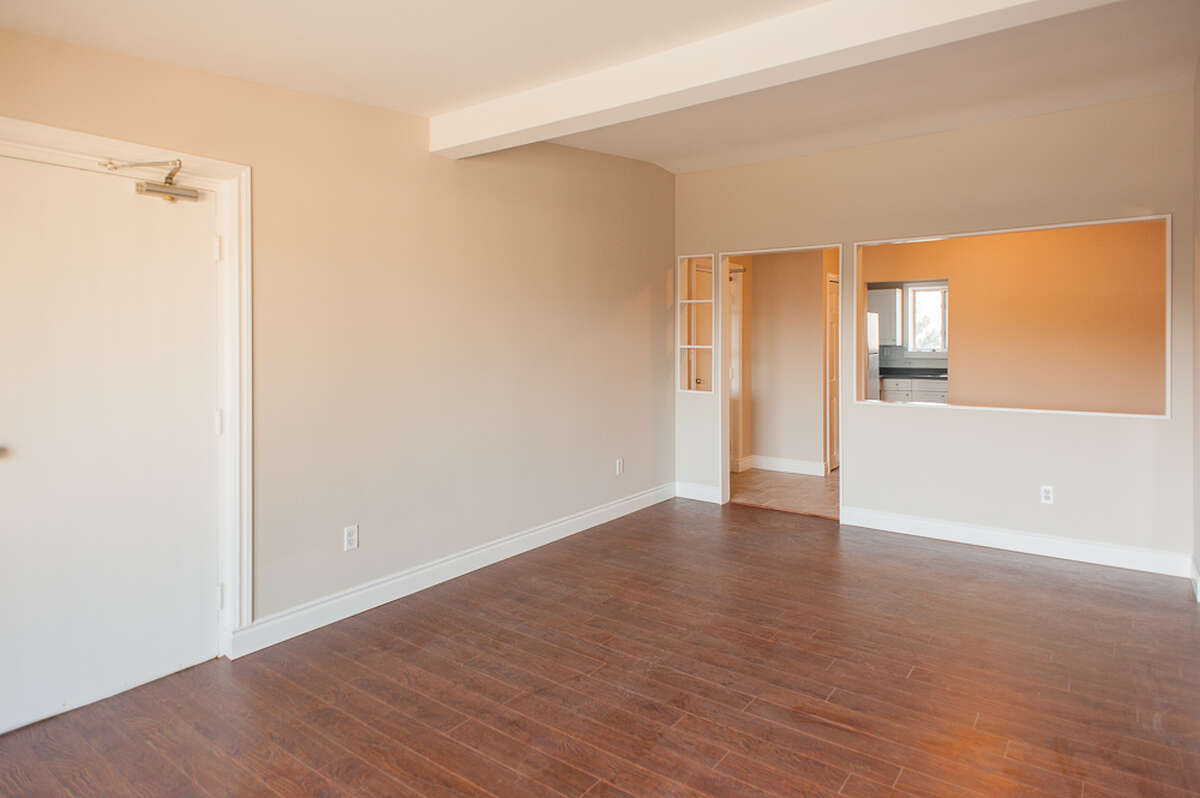 Refined 2BR Riverside Apt |All-In |Balcon |Parking