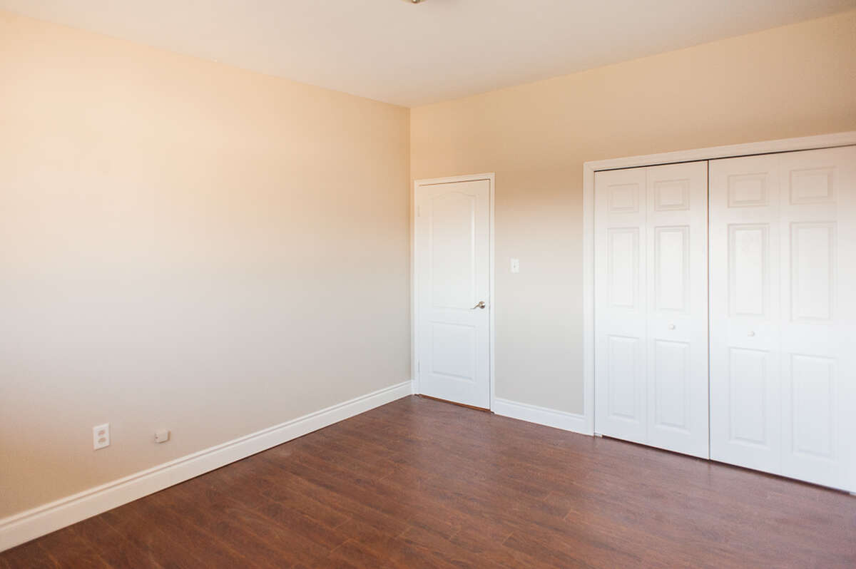 Refined 2BR Riverside Apt |All-In |Balcon |Parking