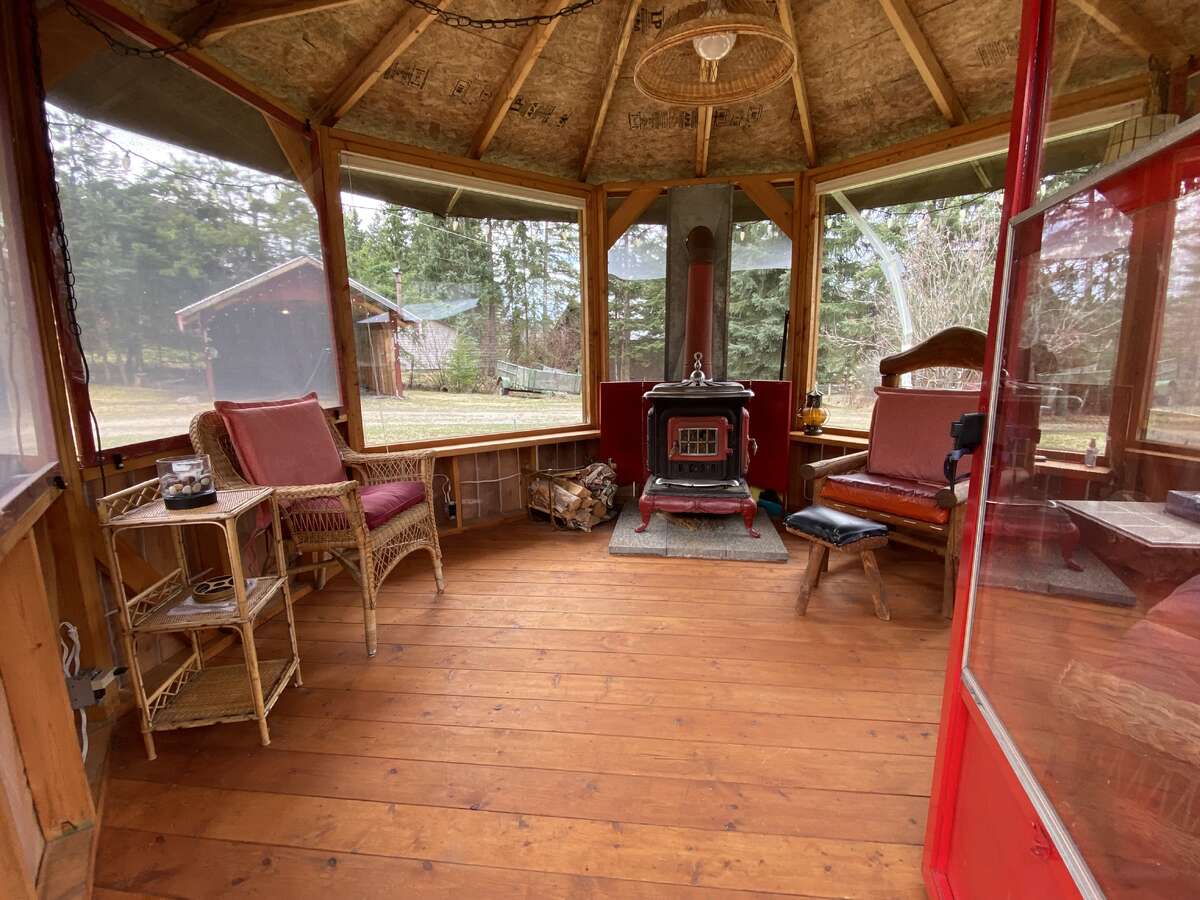 Peace & Privacy Just Minutes from Prince George