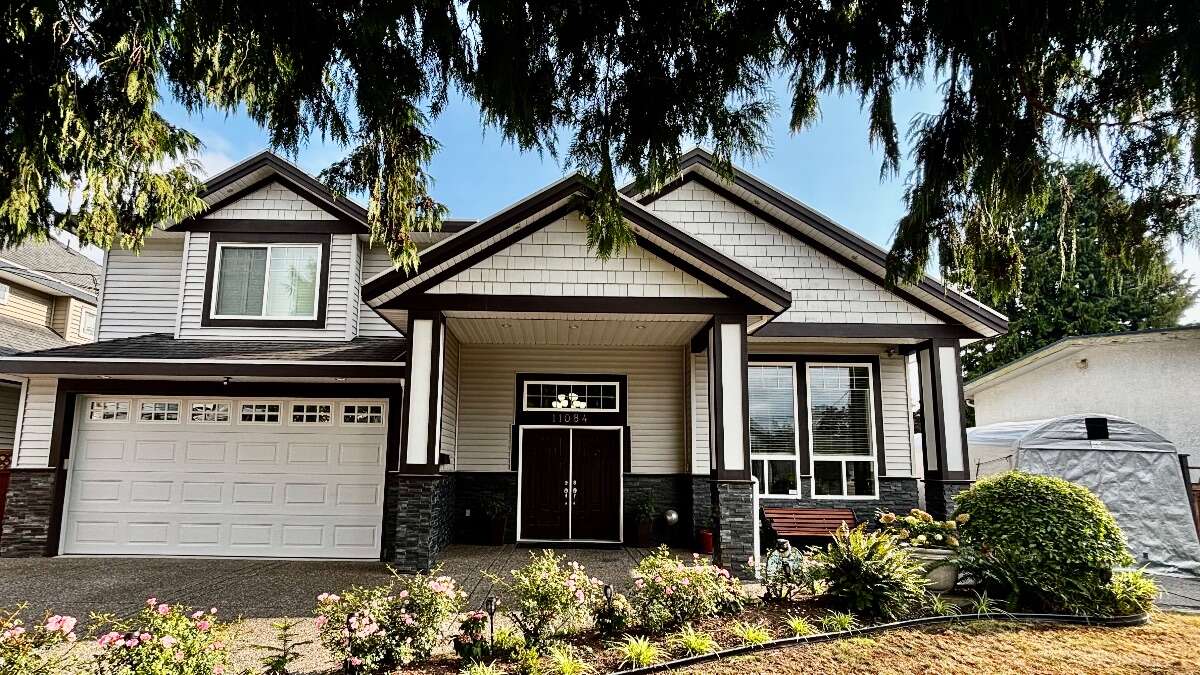 Spacious 5 Bed, 5 Bath North Delta Home