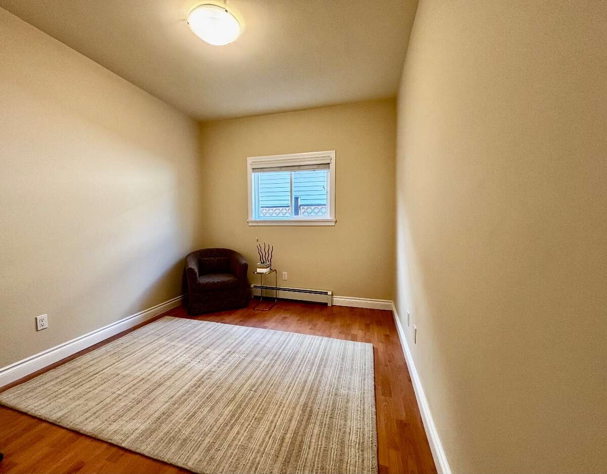 Spacious 5 Bed, 5 Bath North Delta Home