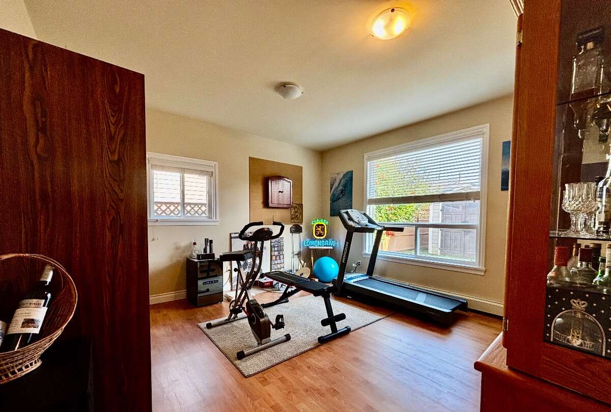 Spacious 5 Bed, 5 Bath North Delta Home