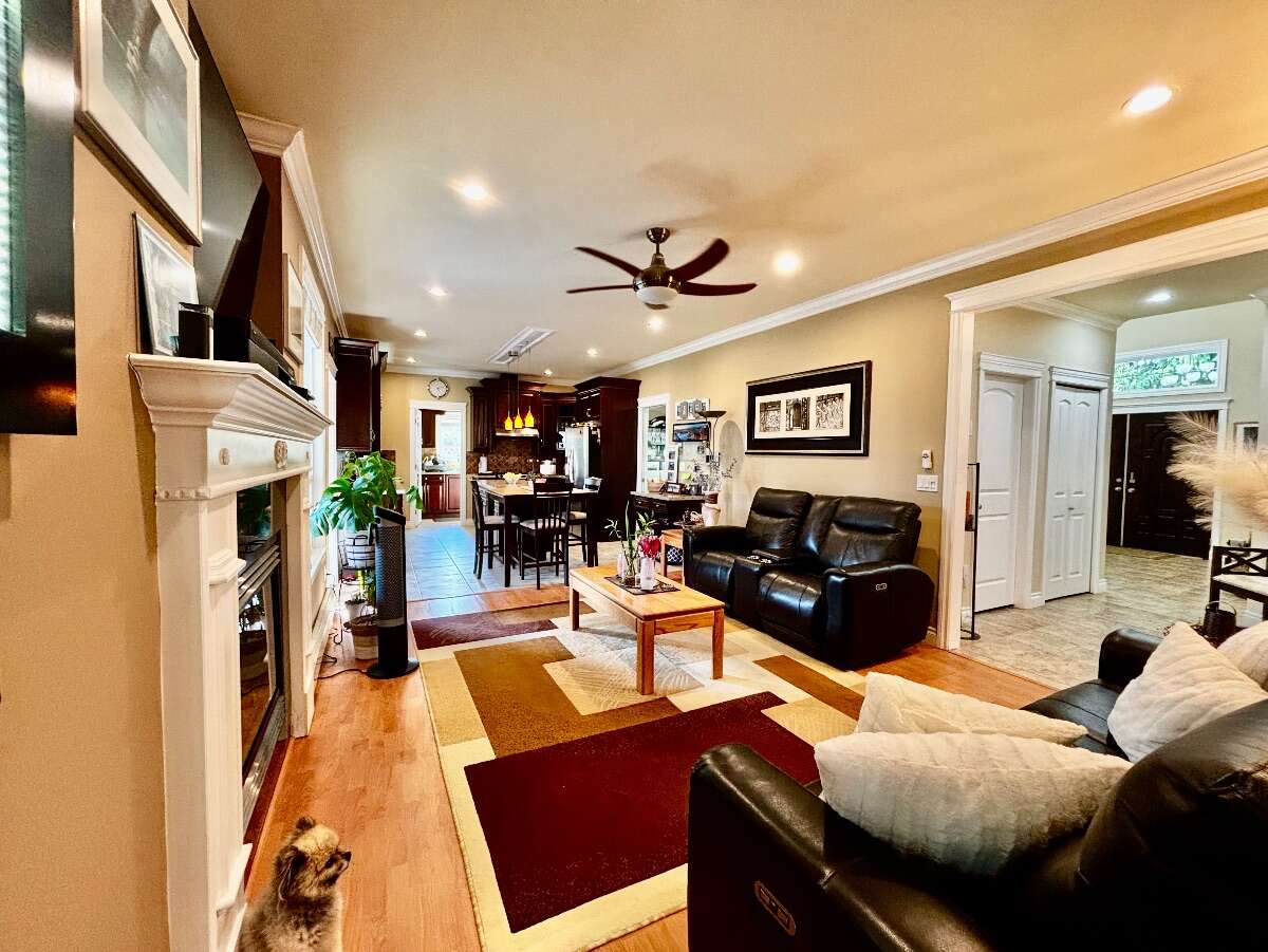 Spacious 5 Bed, 5 Bath North Delta Home