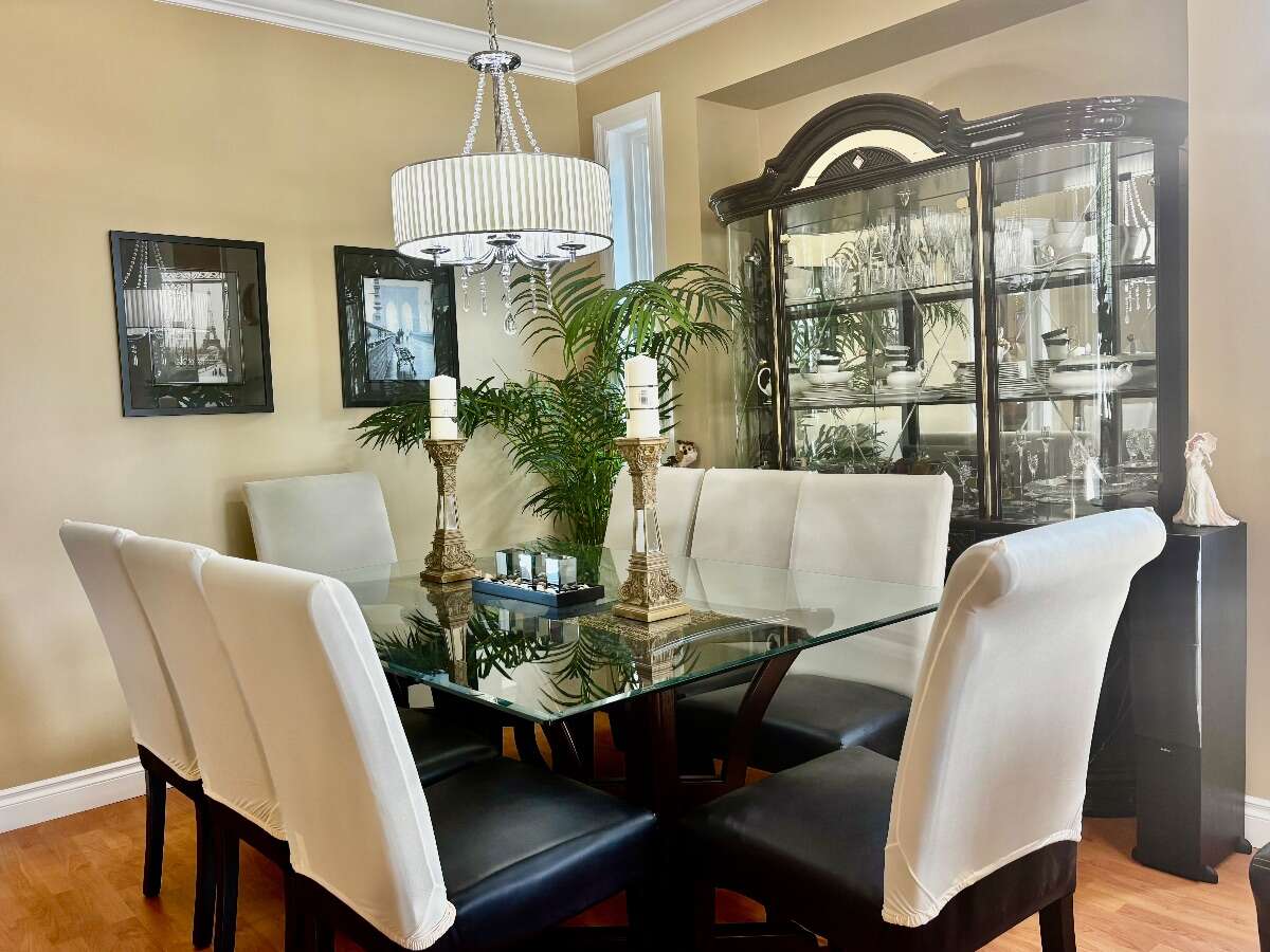 Spacious 5 Bed, 5 Bath North Delta Home