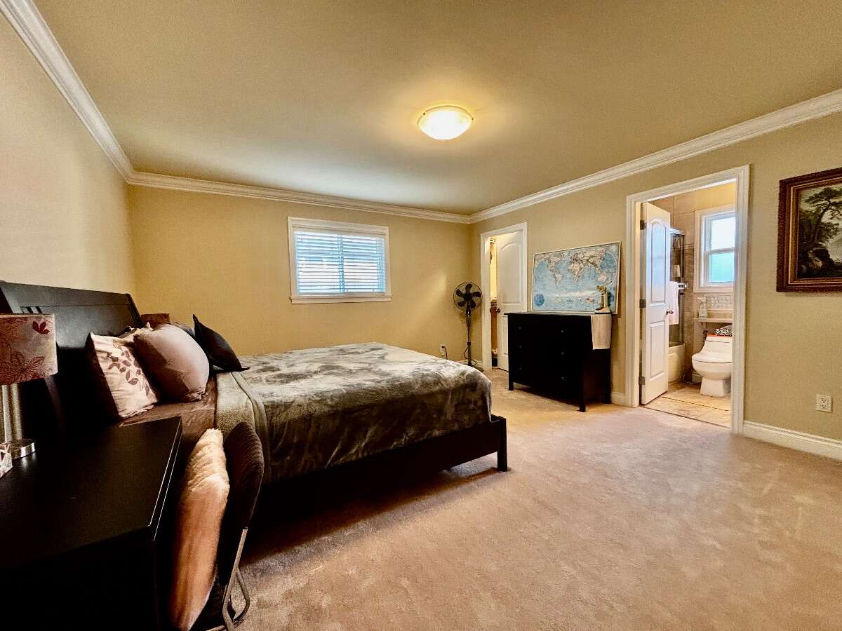 Spacious 5 Bed, 5 Bath North Delta Home