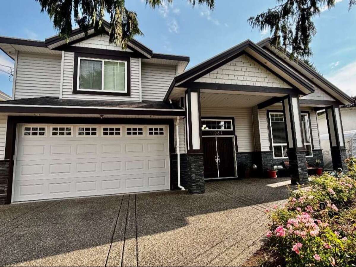 11084  Fuller Cres N