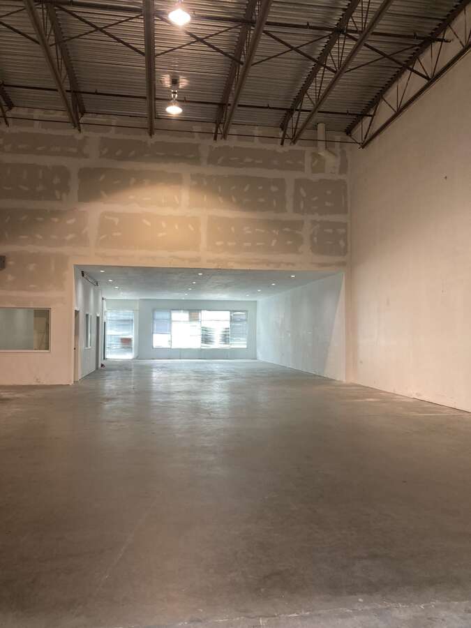 Warehouse for Sale 4919 SF Richmond Dock loading