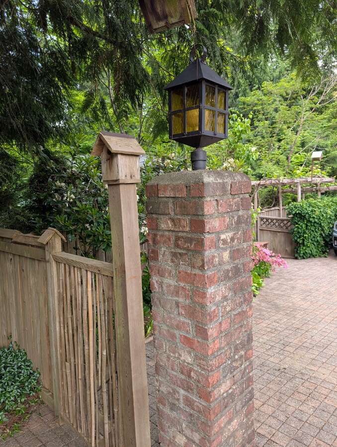 Private Family Retreat Backing Onto Doran Park