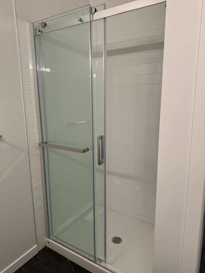 Upgraded Ensuite Shower