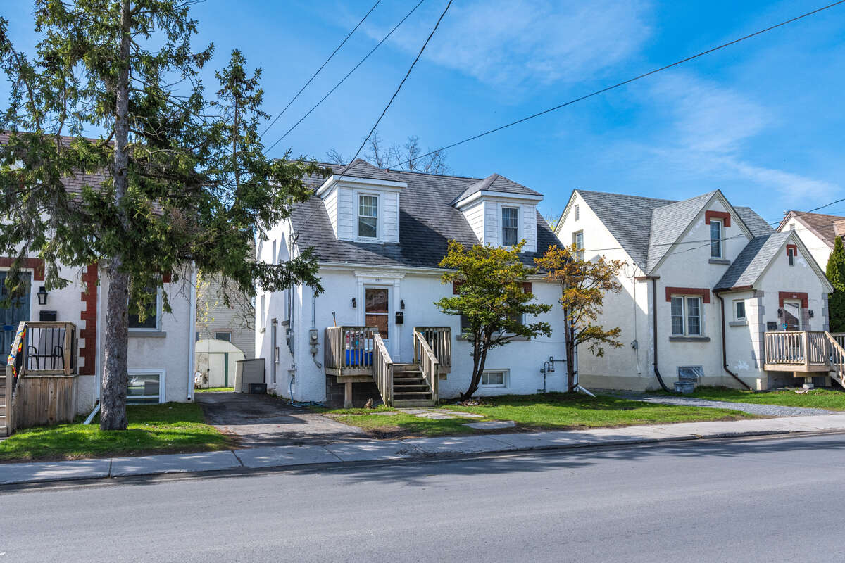 Front left and driveway