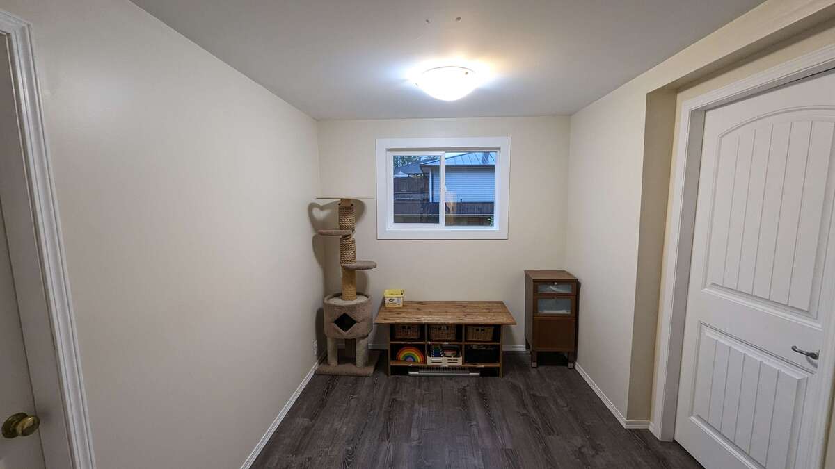 Den/office/nursery/etc.