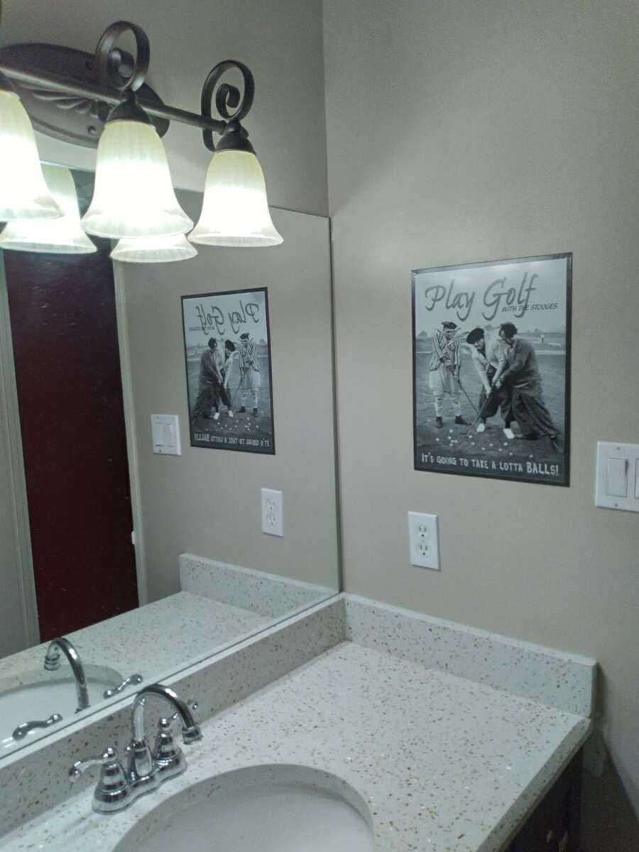 This spacious and well-maintained 2 bed condo! 