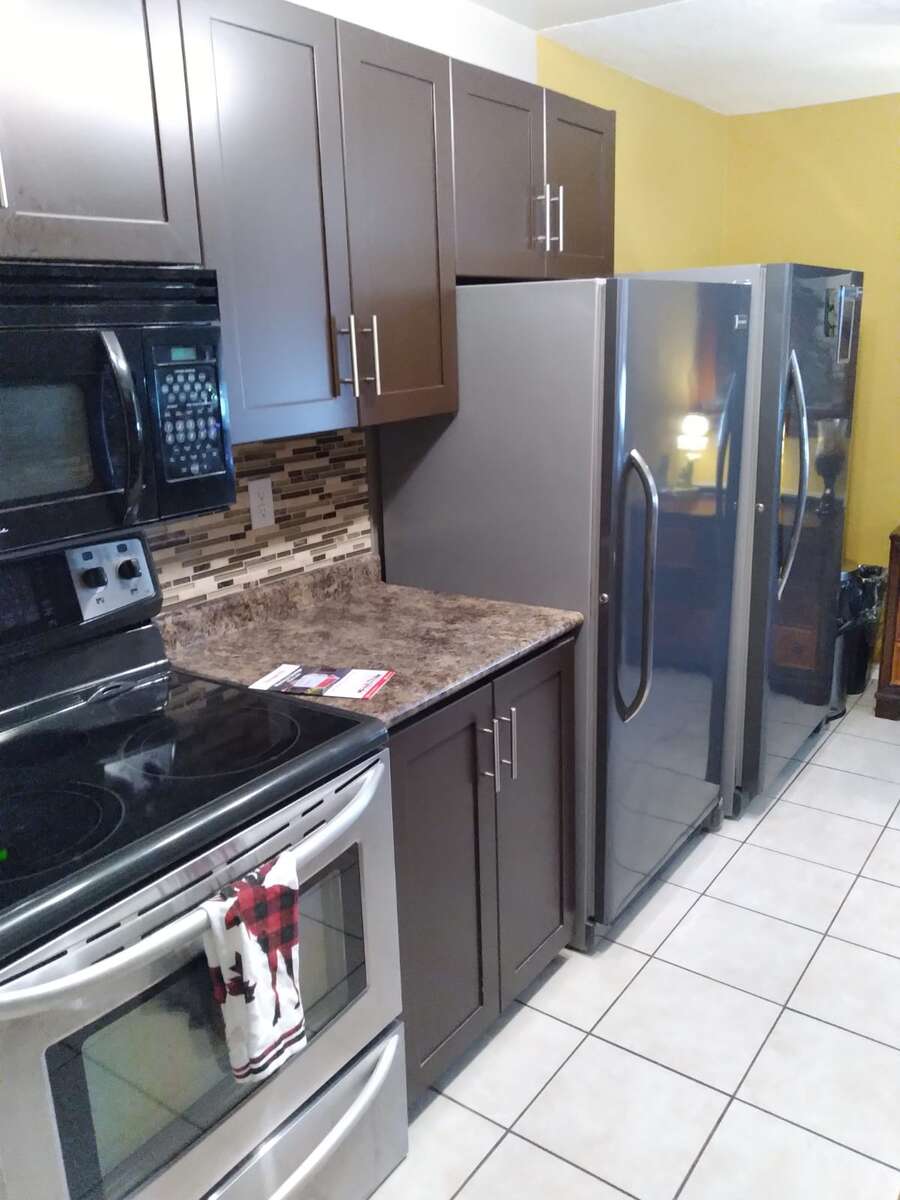 This spacious and well-maintained 2 bed condo! 