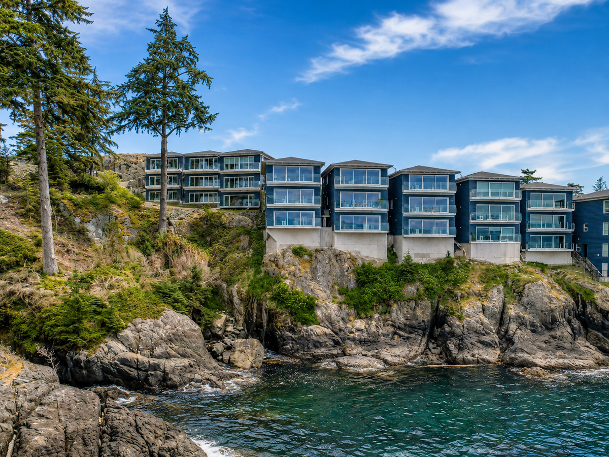 Furnished Oceanfront Townhome in Greater Victoria