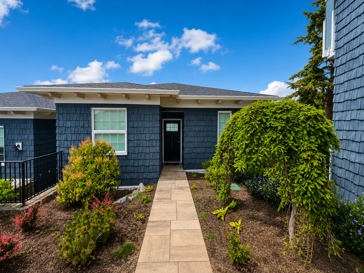 Furnished Oceanfront Townhome in Greater Victoria