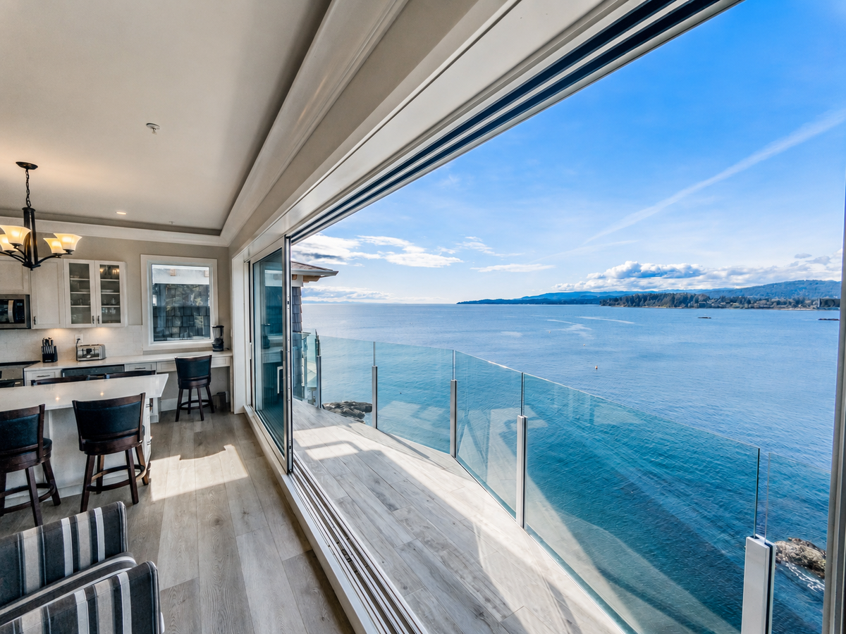 Furnished Oceanfront Townhome in Greater Victoria