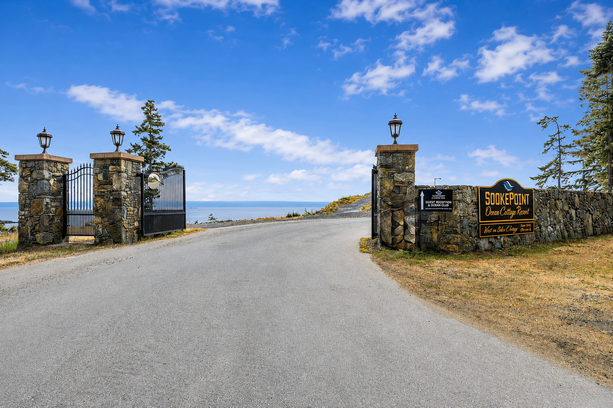 Furnished Oceanfront Townhome in Greater Victoria
