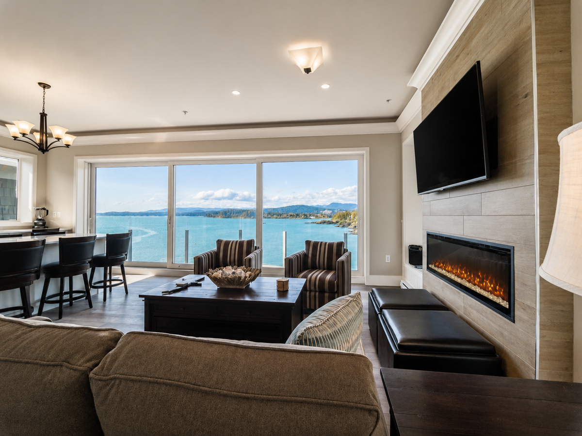 Furnished Oceanfront Townhome in Greater Victoria