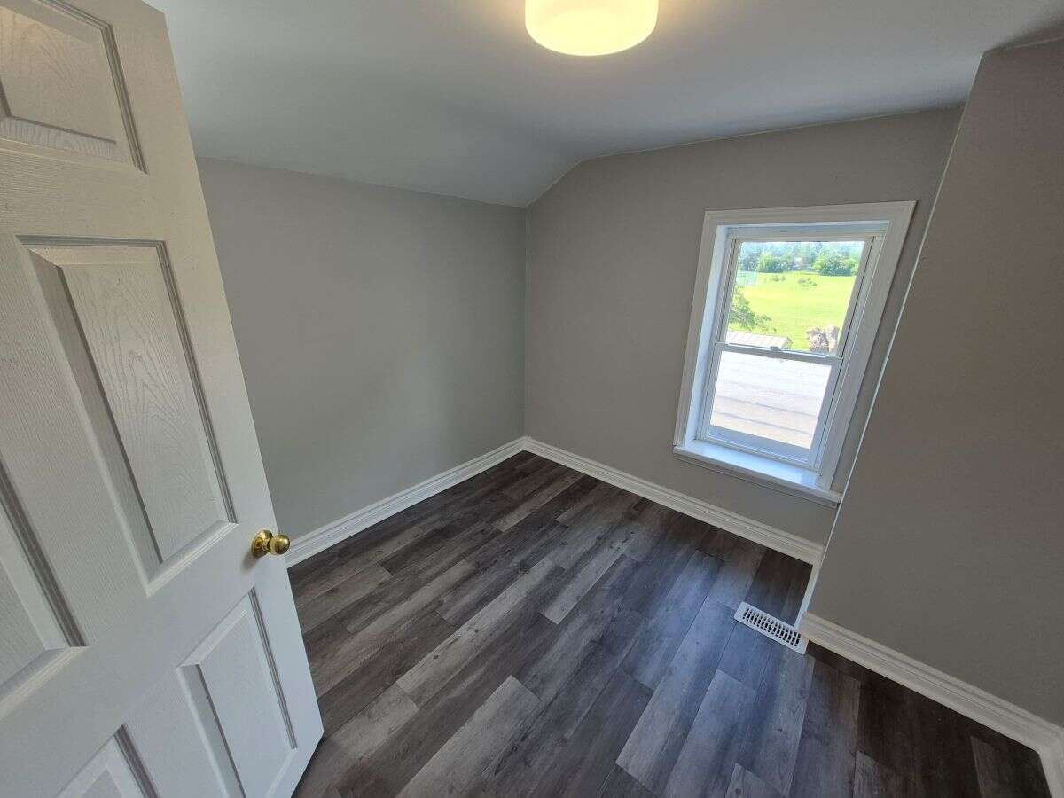 2nd Floor NW Bedroom